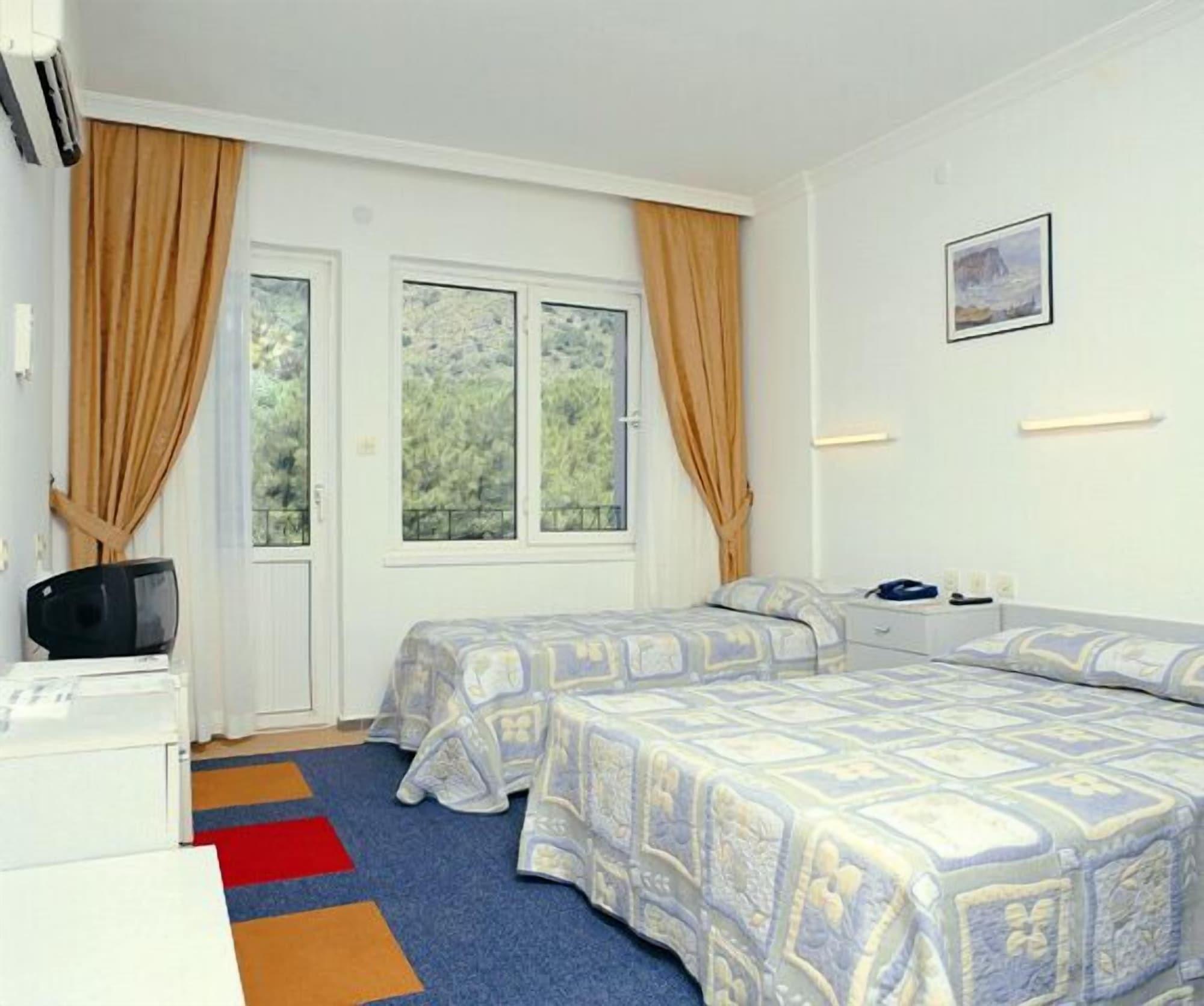Hotel Pineta Club Мармарис Екстериор снимка