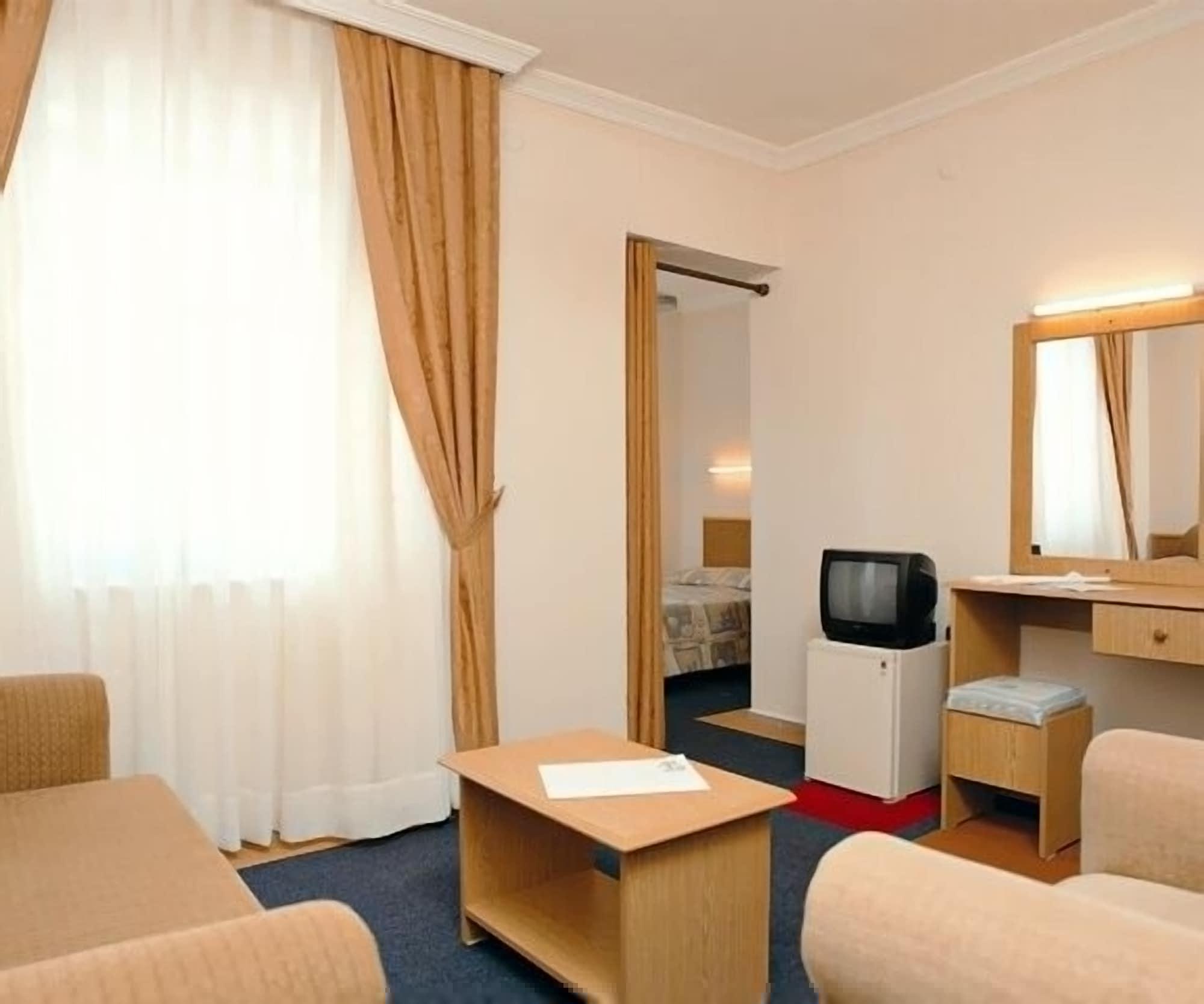 Hotel Pineta Club Мармарис Екстериор снимка